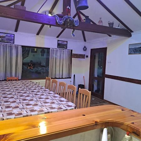 Guest House Lorian Madzhare Exteriér fotografie